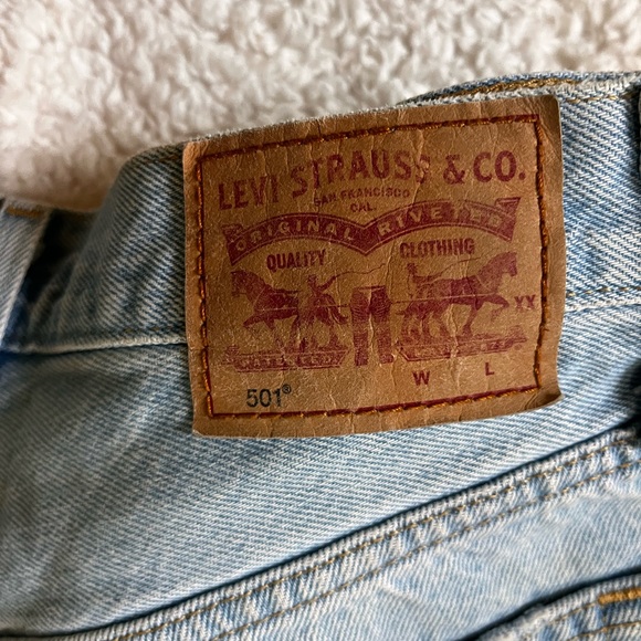 Levi’s 501 Micro Mini Shorts 24 Denim Jean High Rise Button Fly Cutoff 563270250 - Picture 4 of 9